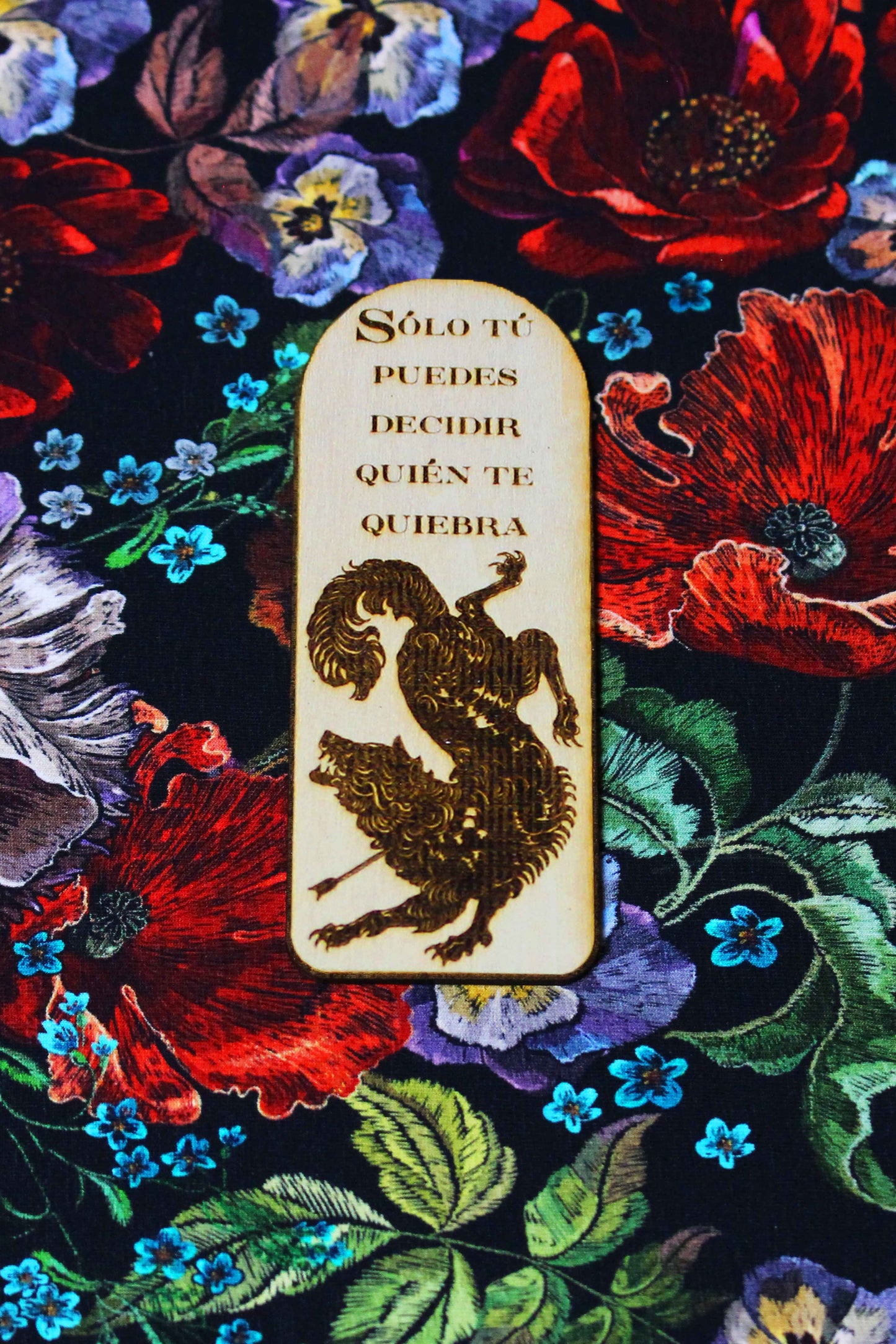 Marcapáginas "Una Corte de Rosas y Espinas: sólo tú puedes decidir quién te quiebra"