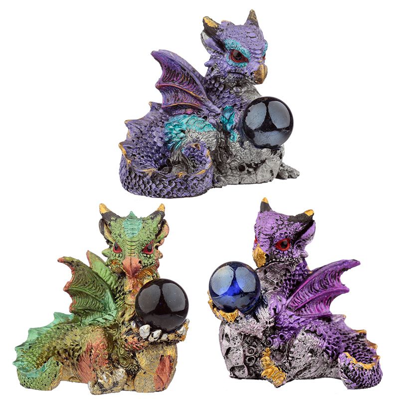 Dragones sabios con bola de cristal