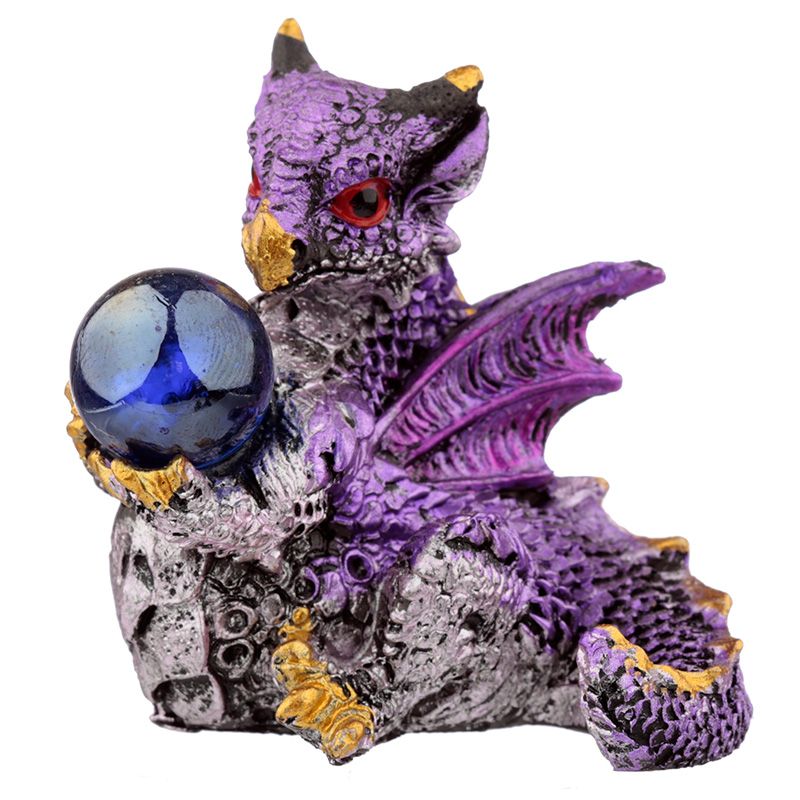 Dragones sabios con bola de cristal